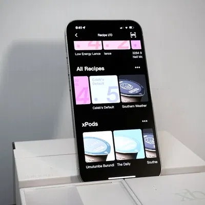 Giá đỡ điện thoại xBloom Studio (không chính thức)