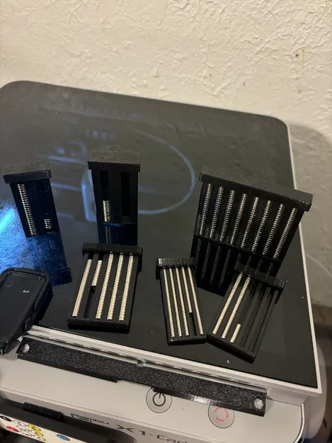 Hộp Đựng Nam Châm - Image 1