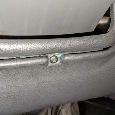 Miếng vá sửa chữa lẫy ốp chân Volvo P80