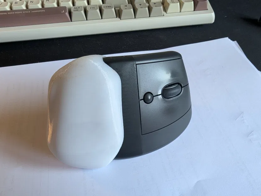 Ý tưởng: Chuột Logitech Lift có phụ kiện công thái học - Image 2