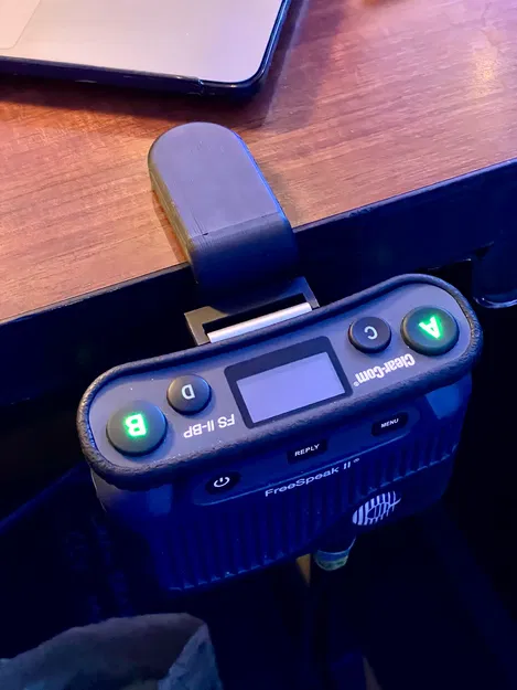 Kẹp Bàn Clearcom FreeSpeak Comm - Image 1