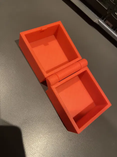 Hộp 50X50X50mm Có Bản Lề Và Khóa Gài - Image 6