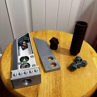 Hộp Đựng Xúc Xắc Kiếm Buster Sword