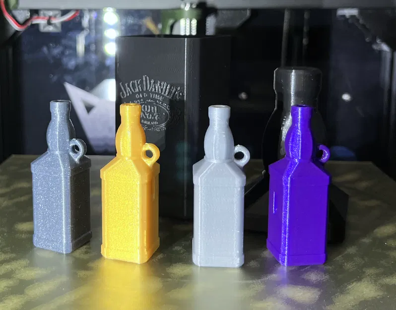 Còi Jack Daniels kèm chai đựng đồ - Image 2