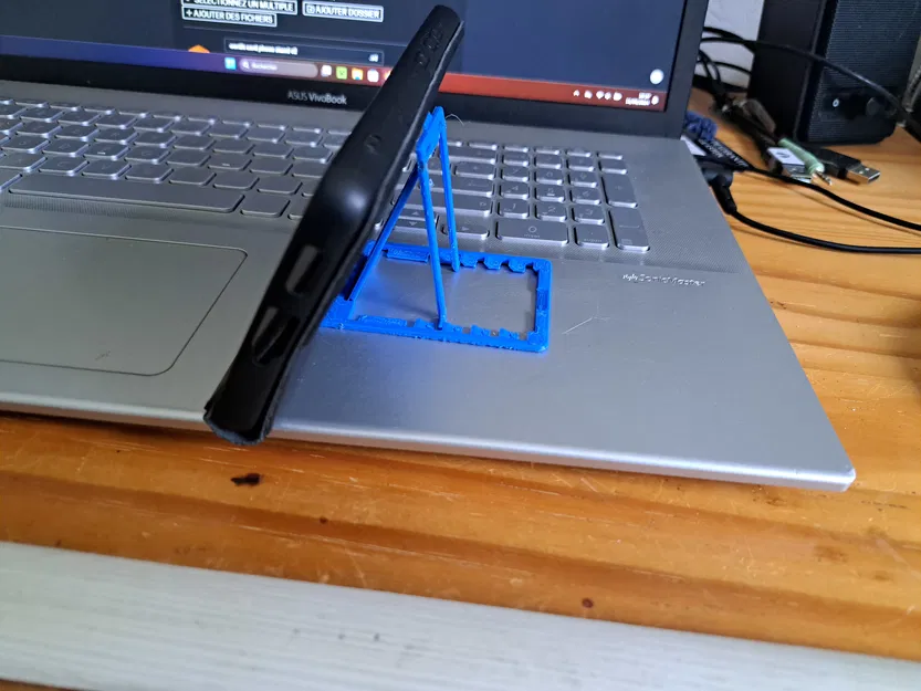 Giá Đỡ Điện Thoại Cỡ Thẻ Tín Dụng - Image 3