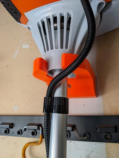 Giá treo tường máy cắt cỏ Stihl FS91 và FS31 - Image 1