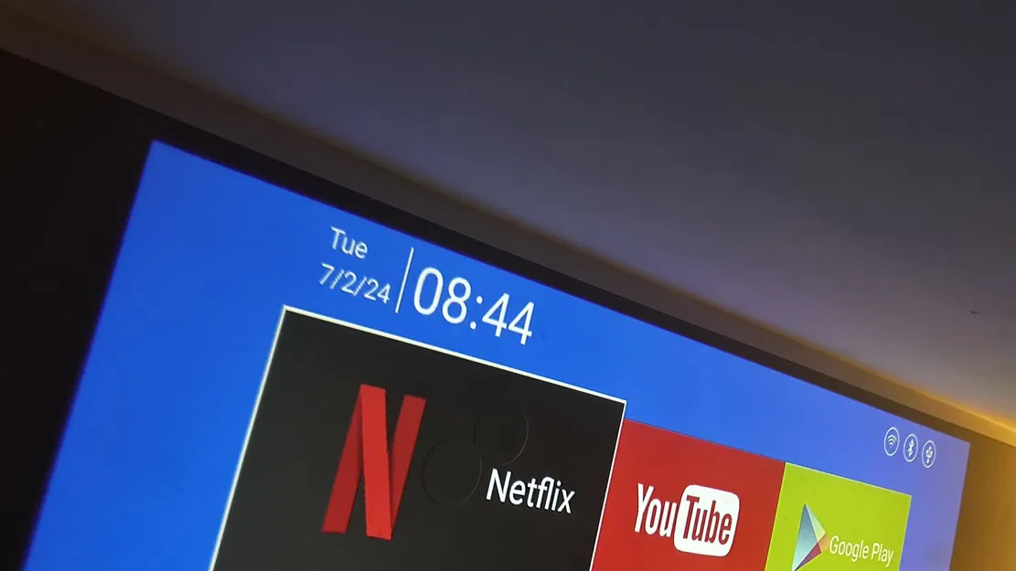 Kệ Treo Tường Cho Máy Chiếu HY300 - Image 3