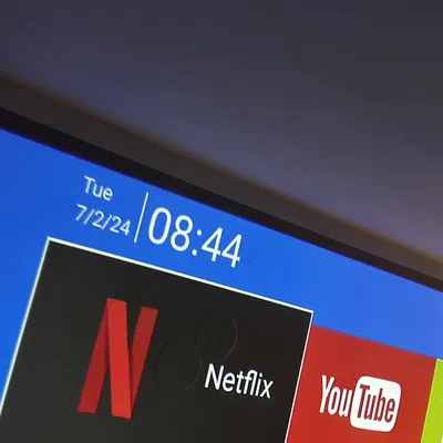 Kệ Treo Tường Cho Máy Chiếu HY300