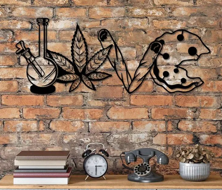 Mô Hình LOVE Với Lá Cần Sa Độc Đáo - Image 1