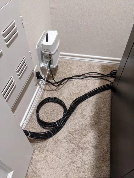 Đế Lót Dây Cáp Mạng Ethernet - Image 1