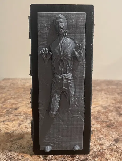 Ly Cắm Bút Han Solo Đông Lạnh Carbonite - Image 1