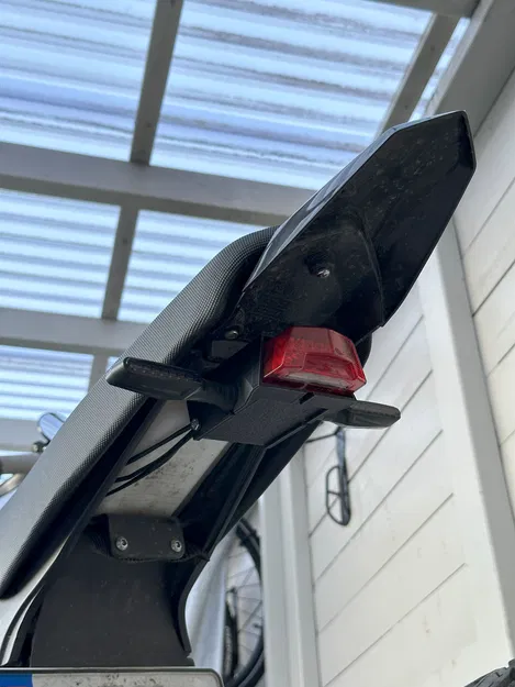 Gá đỡ di chuyển đèn phanh Talaria Sting L1E V3 - Image 2