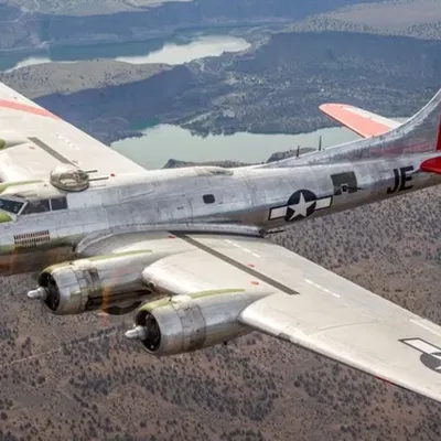 Mô Hình Máy Bay B-17 Bomber Thế Chiến II