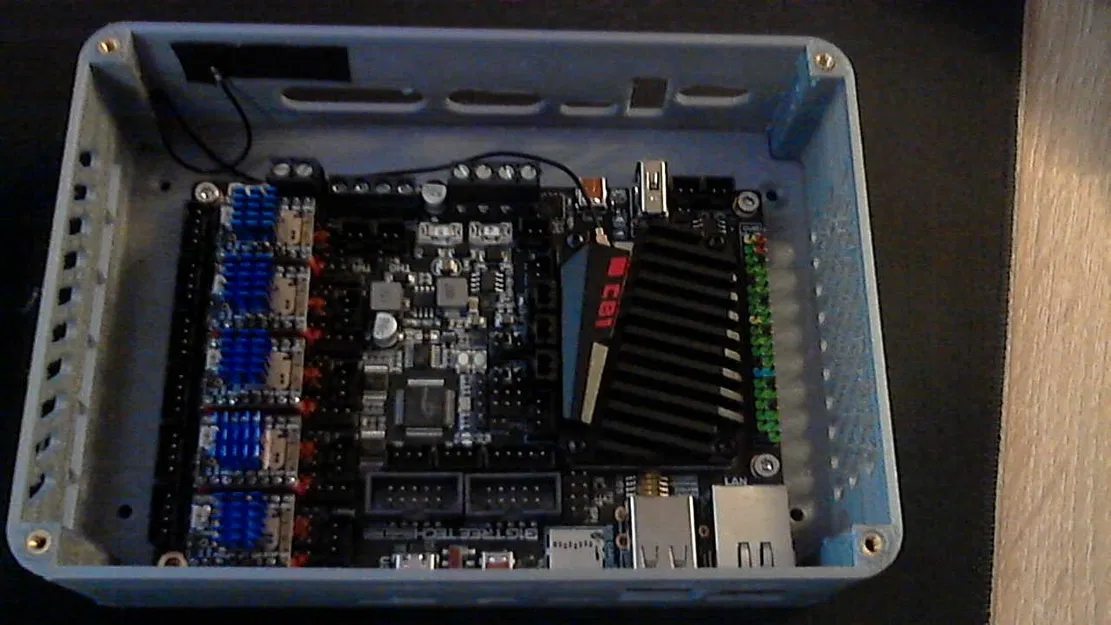 Vỏ Case BigTreeTech Manta M5P - Image 3