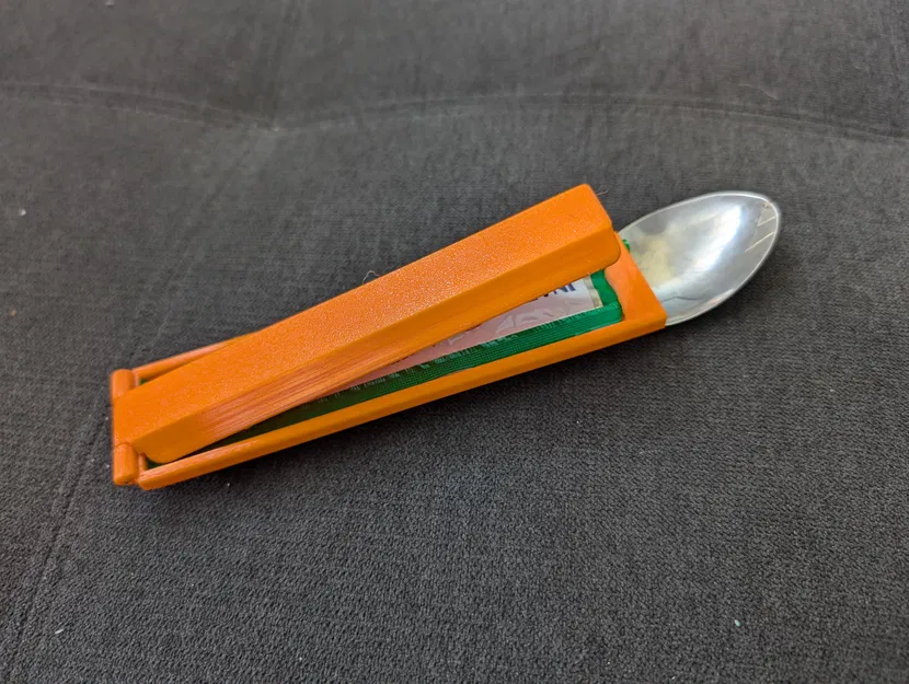 Dụng cụ bóp thức ăn lỏng cho mèo Churu thao tác 1 tay (Tự mang muỗng) - Image 1