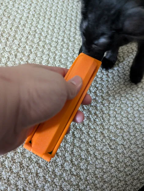 Dụng cụ bóp thức ăn lỏng cho mèo Churu thao tác 1 tay (Tự mang muỗng) - Image 4