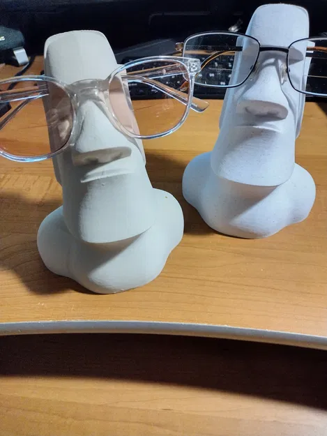 Giá Đỡ Kính Phiên Bản Lớn Moai - Image 1