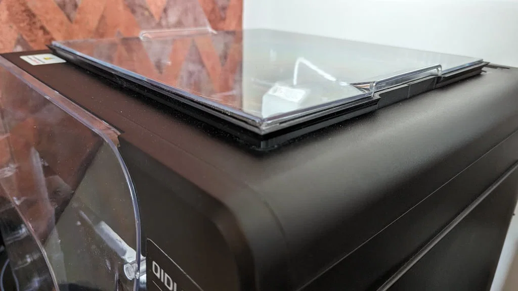 Qidi Q1 Pro - Miếng đệm trên có khớp đuôi én (không cần dán) - Image 1