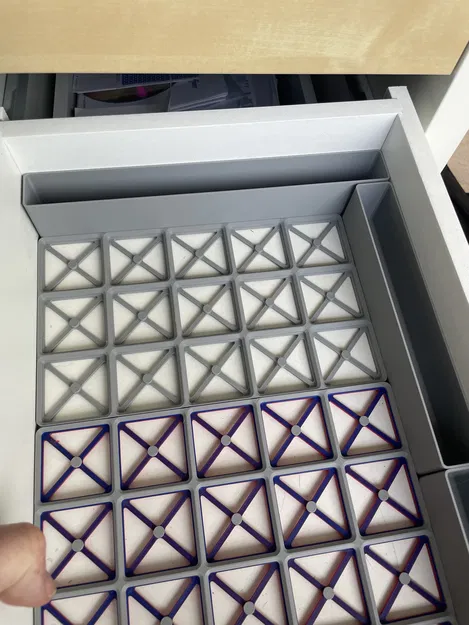 Khay IKEA Micke lấp đầy khoảng trống khi dùng Gridfinity - Image 2