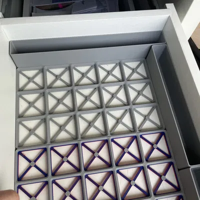 Khay IKEA Micke lấp đầy khoảng trống khi dùng Gridfinity