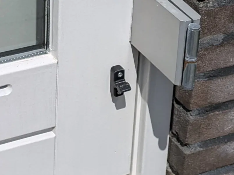 Giá Treo Tường Chốt Cửa - Image 3