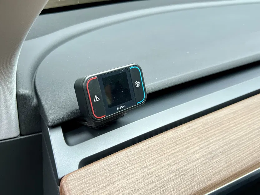 Giá đỡ Saphe Pro cho Tesla Model Y - Image 1