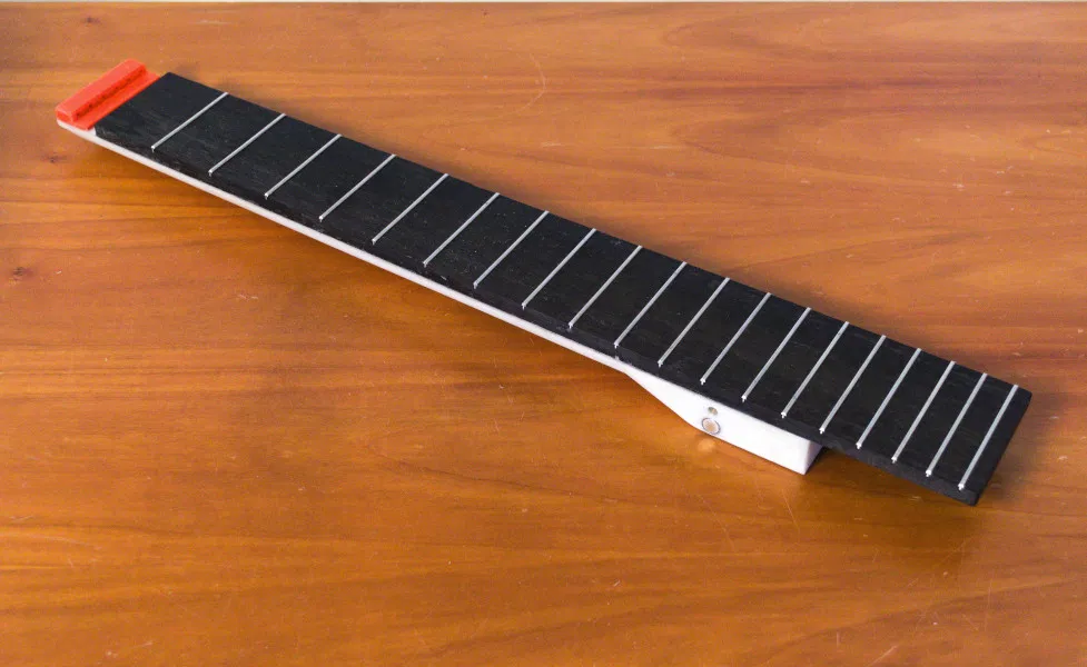 Guitar cổ điển thân đặc - Image 6