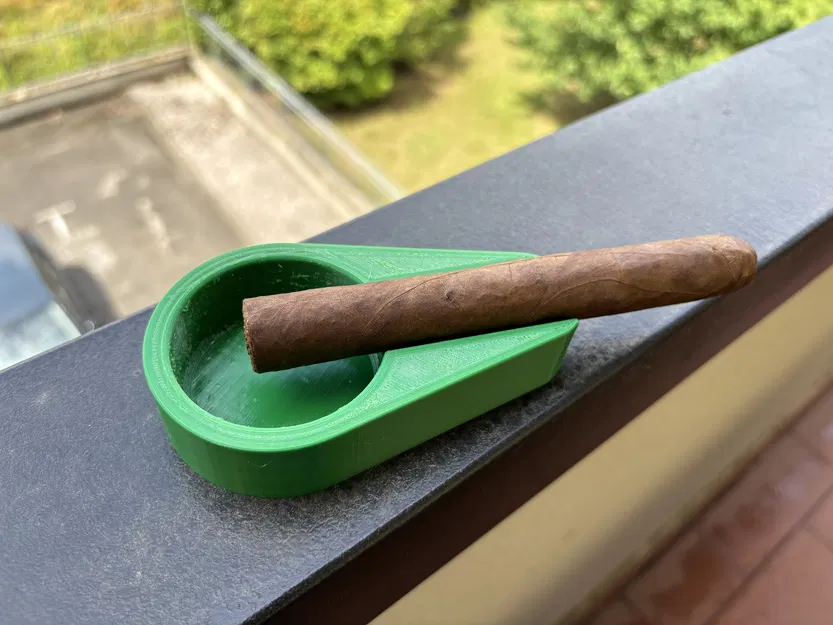 Gạt Tàn Có Chỗ Đặt Cigar - Image 3