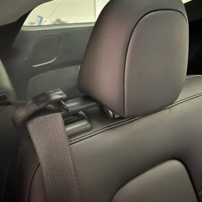 Ống Dẫn Dây Đai An Toàn Ghế Sau Cho Tesla Model Y