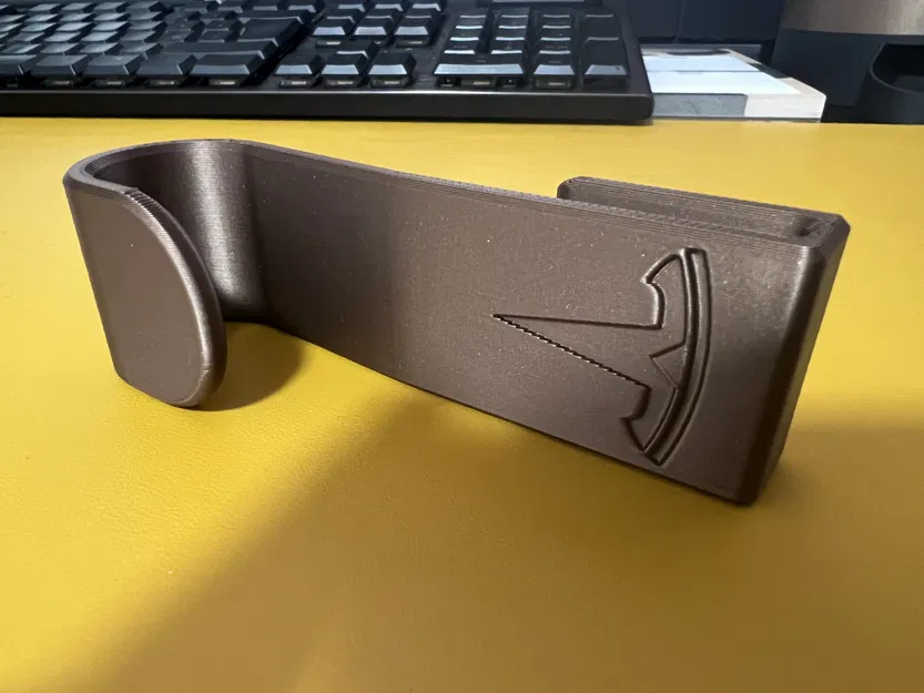 MÓC TREO GHẾ SAU TESLA MODEL Y - Logo Optimus hoặc Tesla - Image 3