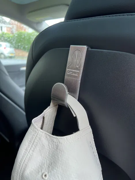 MÓC TREO GHẾ SAU TESLA MODEL Y - Logo Optimus hoặc Tesla - Image 9