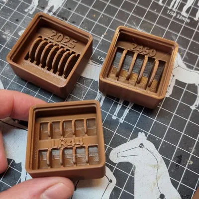 Hộp đựng pin cúc áo cho Gridfinity - Có nhãn