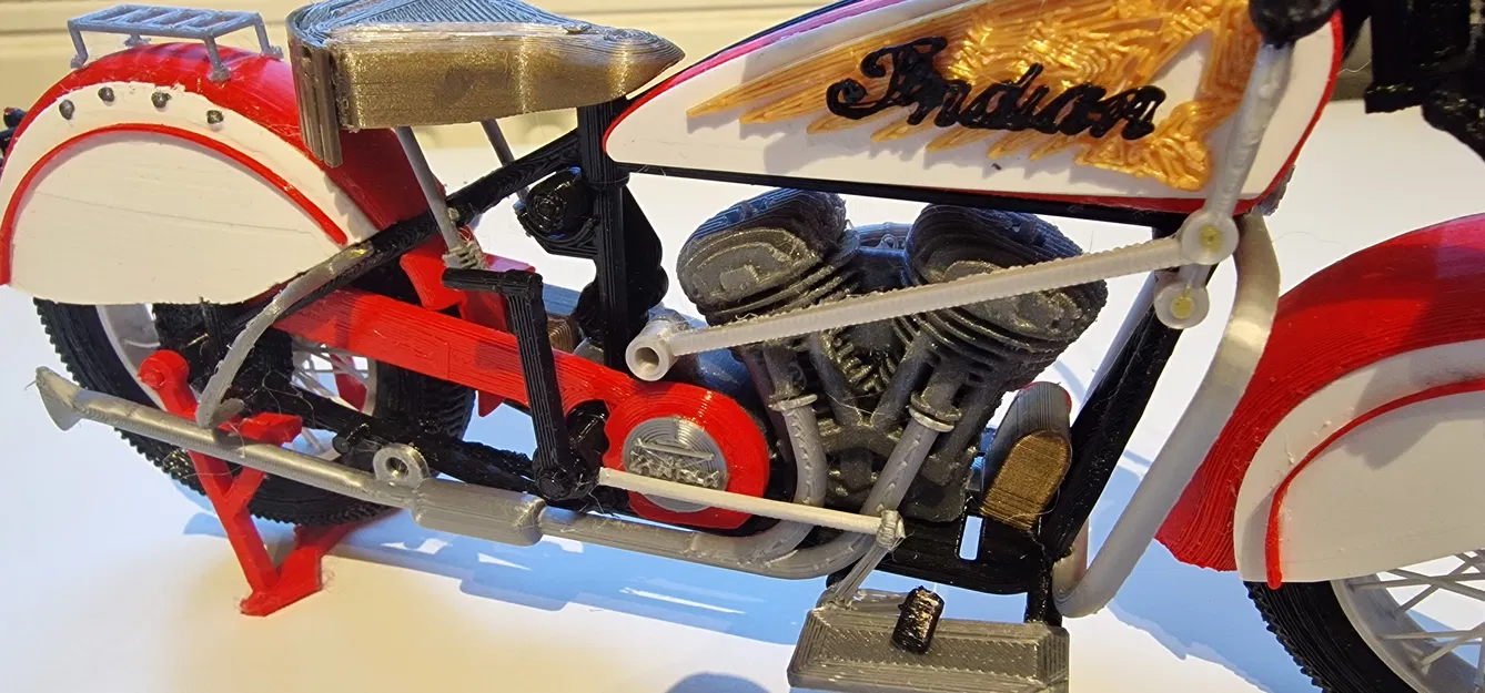Mô hình xe Indian Chief đời 1947 của Ed van der Heijden - Image 4