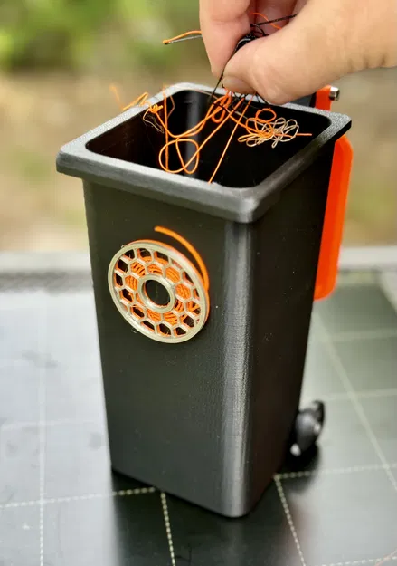 Thùng rác mini để bàn có bánh xe - Image 2