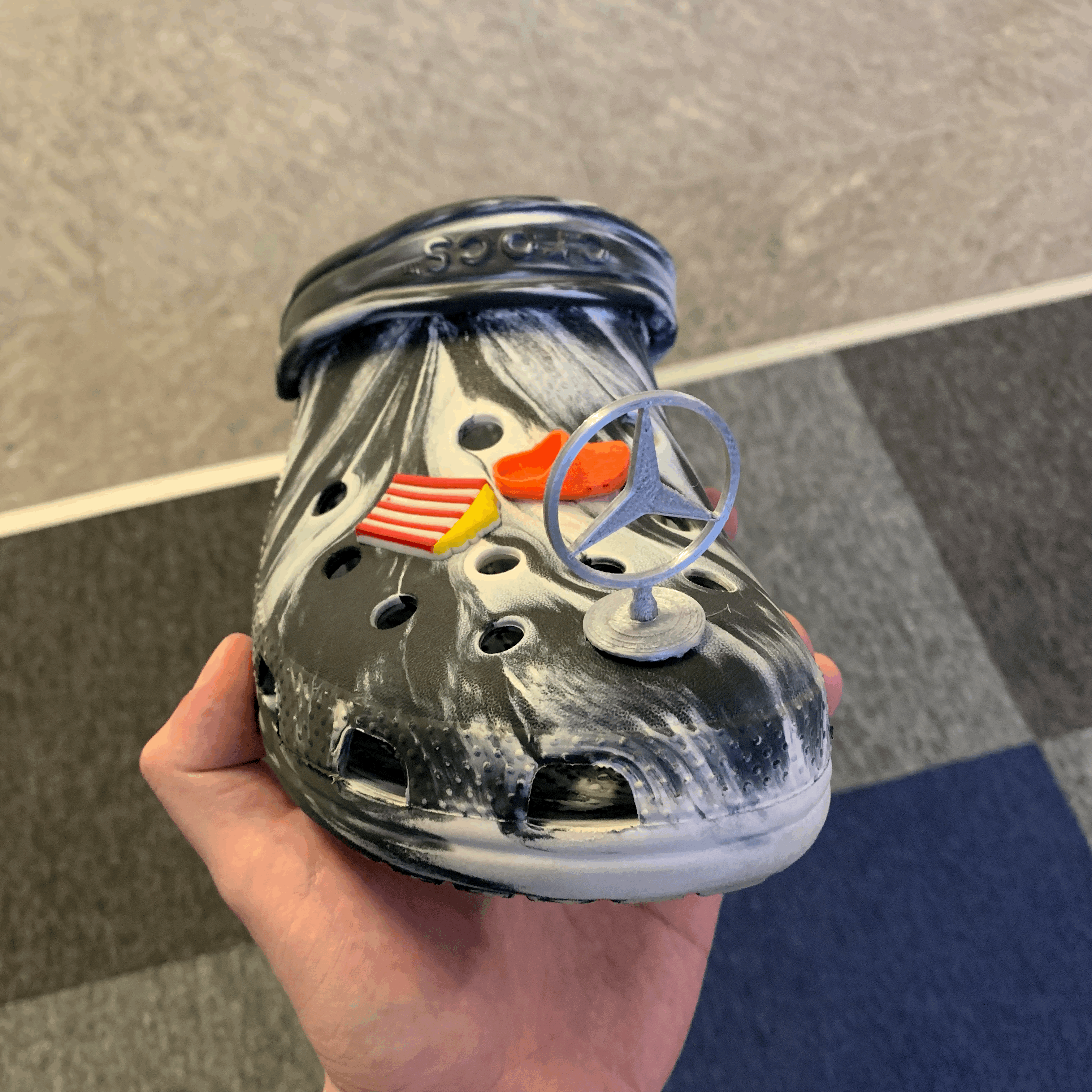 Phụ kiện Jibbitz Biểu Tượng Mui Xe Mercedes - Image 1