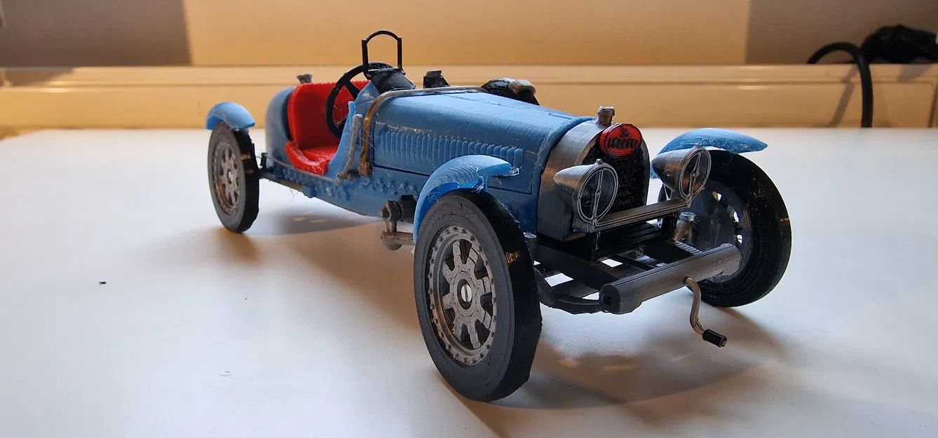 Mô hình xe Bugati T35 năm 1924 của Ed van der Heijden - Image 1