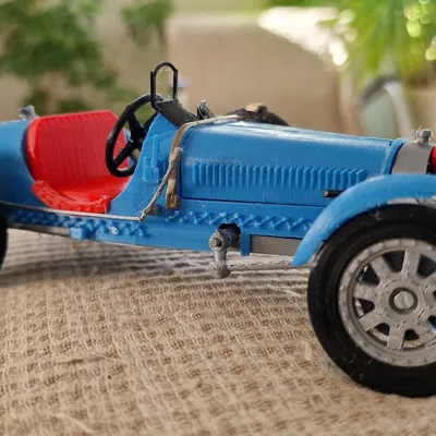 Mô hình xe Bugati T35 năm 1924 của Ed van der Heijden