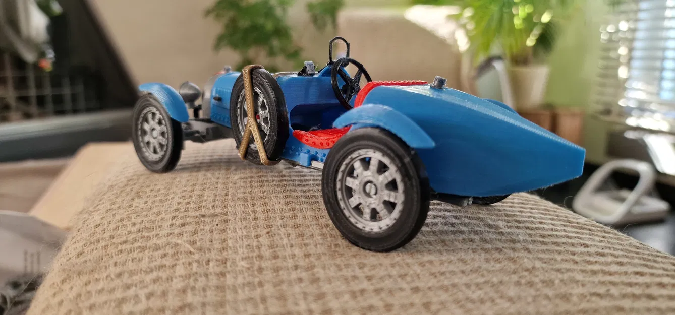 Mô hình xe Bugati T35 năm 1924 của Ed van der Heijden - Image 7