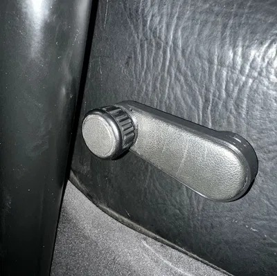 Tay nắm cửa sổ VW Polo 86C / Golf 1 cho khung bảo vệ