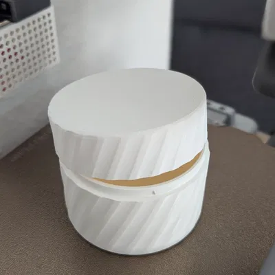 Hộp Đựng Nắp Vặn Bayonet