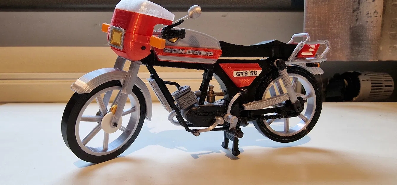 Zundapp KS(GTS)50 năm 1981 làm mát bằng nước bởi Designer Ed van der Heijden - Image 1