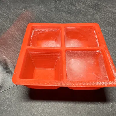 Khuôn Làm Đá / Small Ice Cube Tray