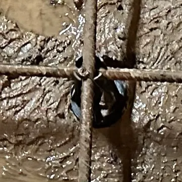 Khuôn Chân Ghế Giữ Thép