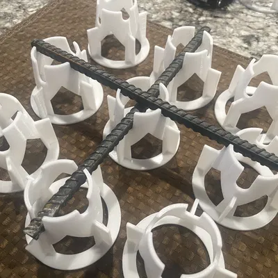 Con Đội Ghế Nâng Thép Gai