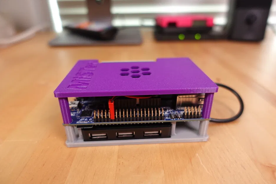 Vỏ Case MiSTer USB Hub và Quạt - Image 1