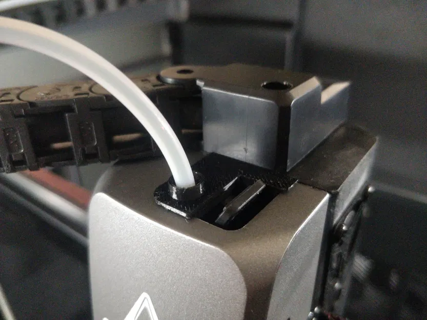 Phụ kiện Creality K2 Plus ngăn hư hại đầu nối bowden - Image 1