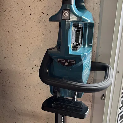 Giá treo tường cho cưa máy MAKITA DUC353