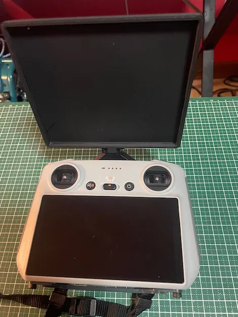 Tấm Che Nắng Kèm Bảo Vệ Màn Hình Cho DJI RC1 Mini 3/Pro - Image 1