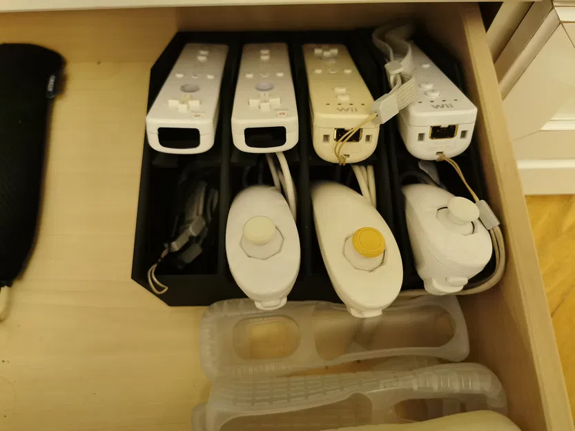 Kệ Đựng Remote Wii - Image 1