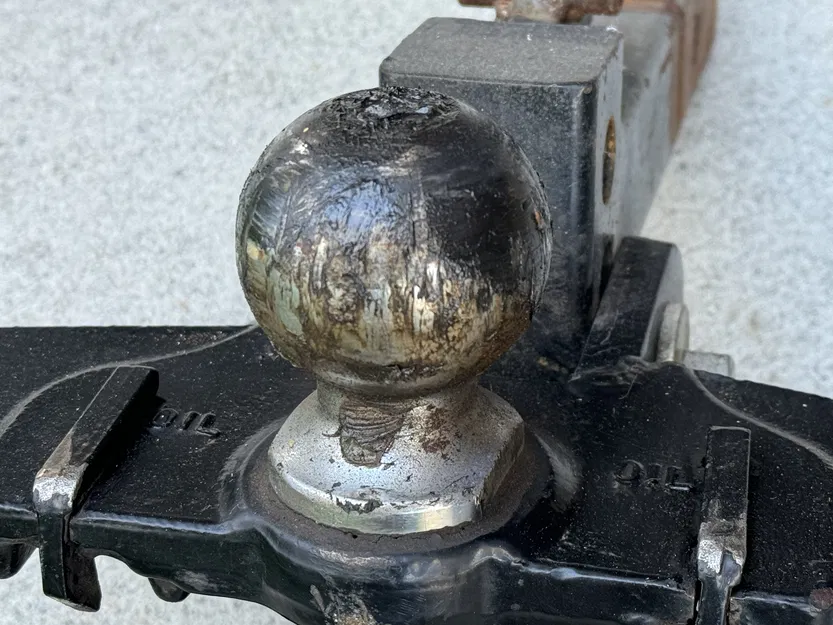 Bọc Bi Trailer Hitch - Image 2